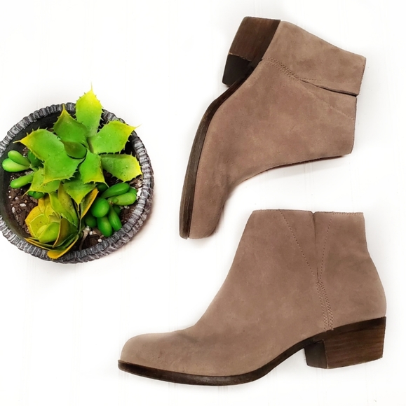 🎉Lucky Brand Taupe Tan Benissa Suede Ankle Boot🎉 - Picture 1 of 8